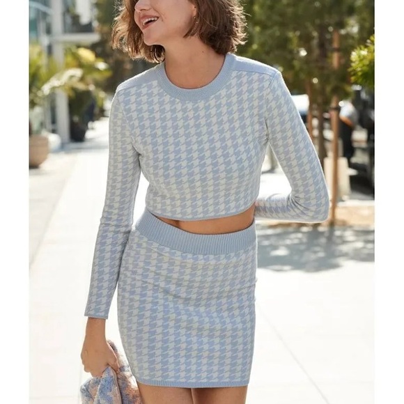 Express Light Blue and Cream Houndstooth Skirt Set - Picture 4 of 4